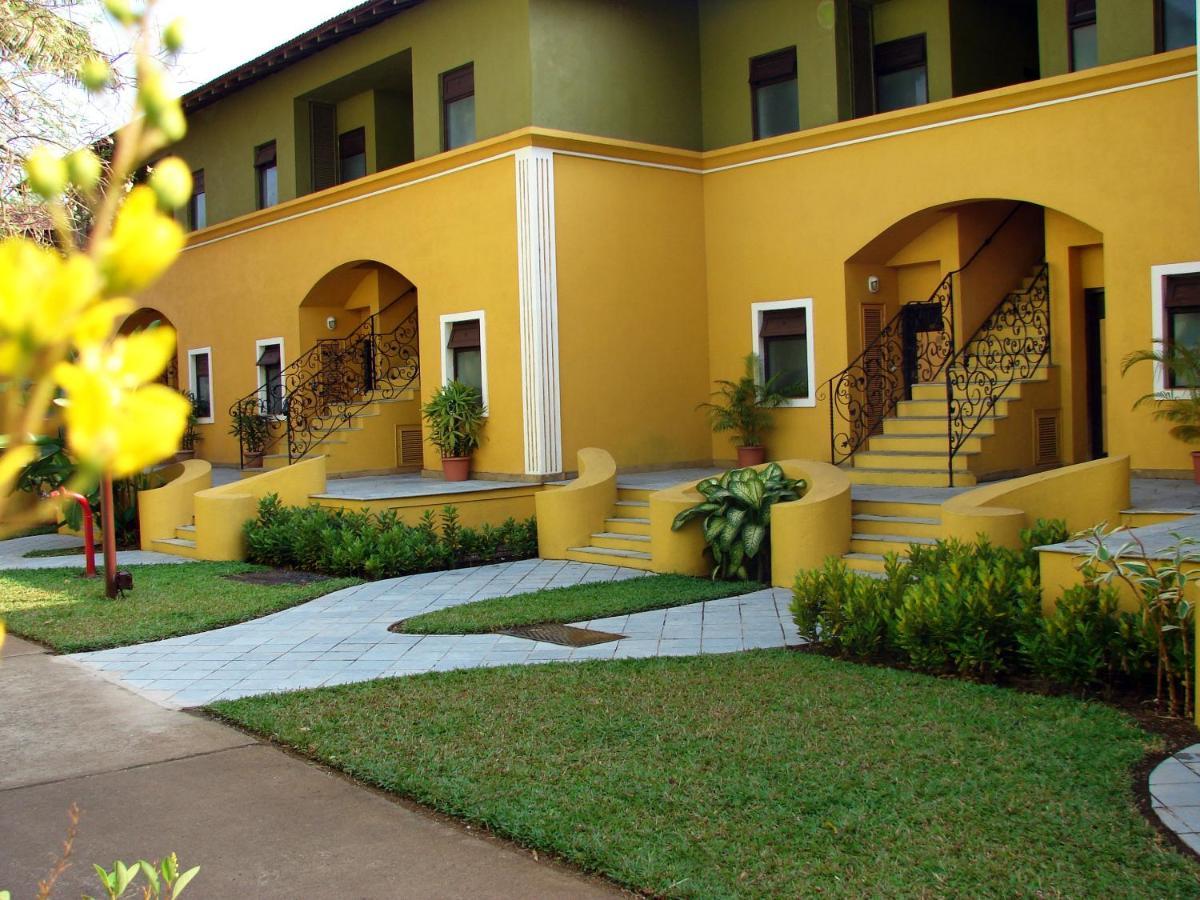 सहारा Mercure Goa Devaaya Malar