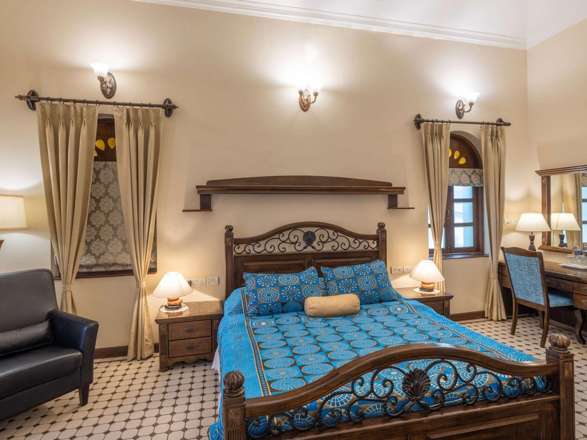 Mercure Goa Devaaya 4*